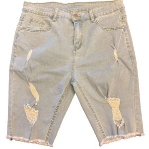 NWOT Men’s Distressed Light Wash Denim Shorts size medium